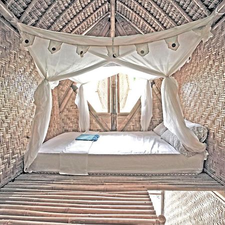 Batu Bambu Kuta (Lombok) Bagian luar foto
