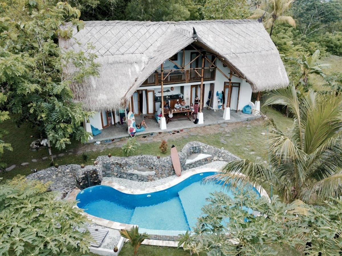Batu Bambu Kuta (Lombok) Bagian luar foto