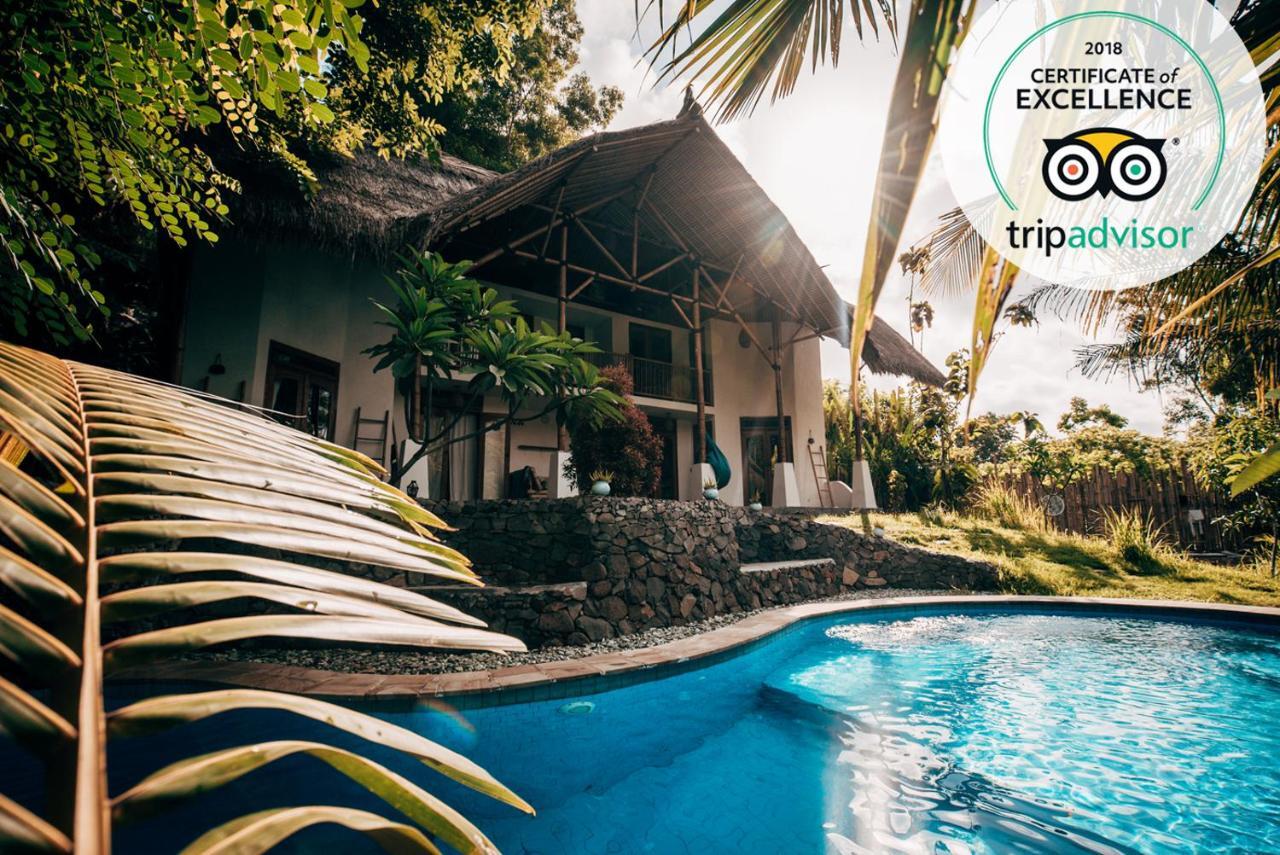 Batu Bambu Kuta (Lombok) Bagian luar foto